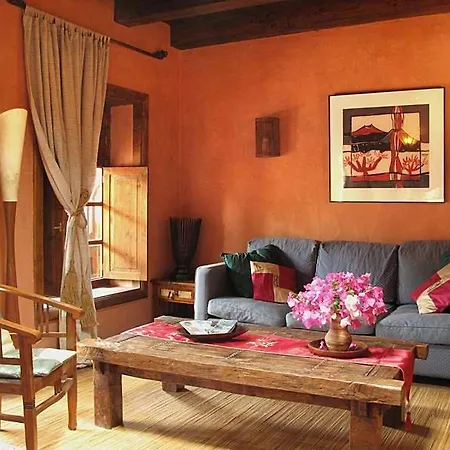 Appartement Sleeps 4 Pool Wifi Uga