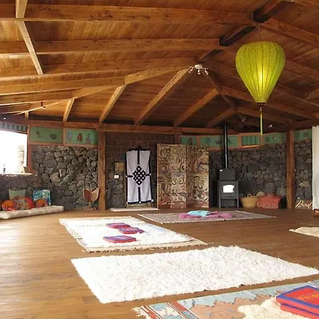 Sleeps 4 Pool Wifi Uga
