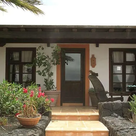 Sleeps 4 Pool Wifi * Uga