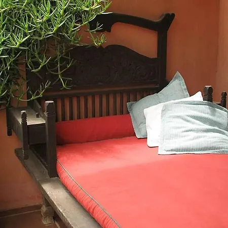 Sleeps 4 Pool Wifi Uga